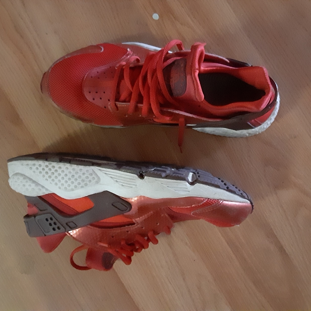 Nike - Picture 2 of 2